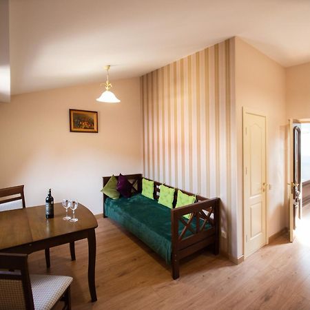 Apart Yaroslava Osmomysla 9 Square - City Center 리비프 외부 사진