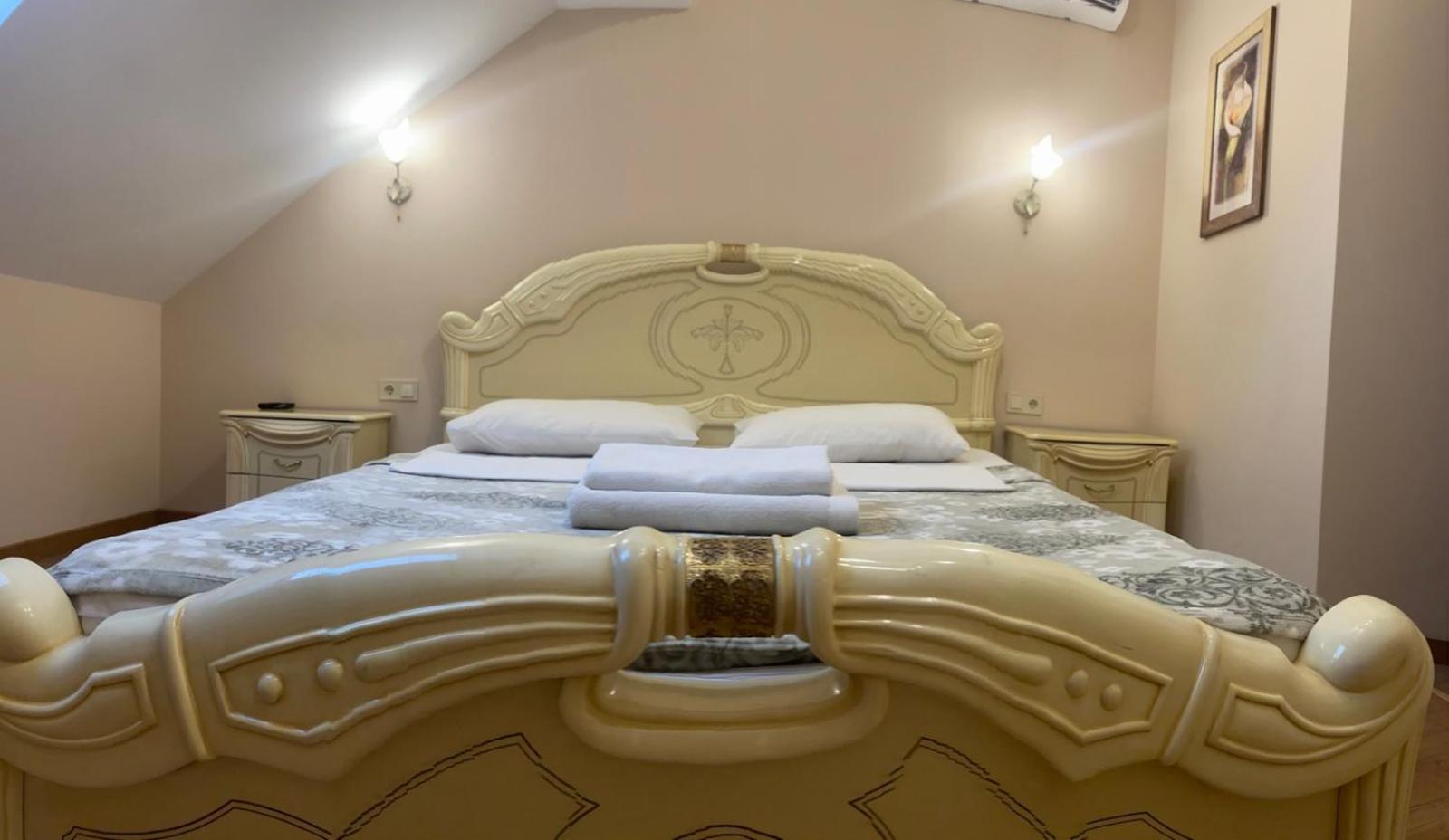 Apart Yaroslava Osmomysla 9 Square - City Center 리비프 외부 사진