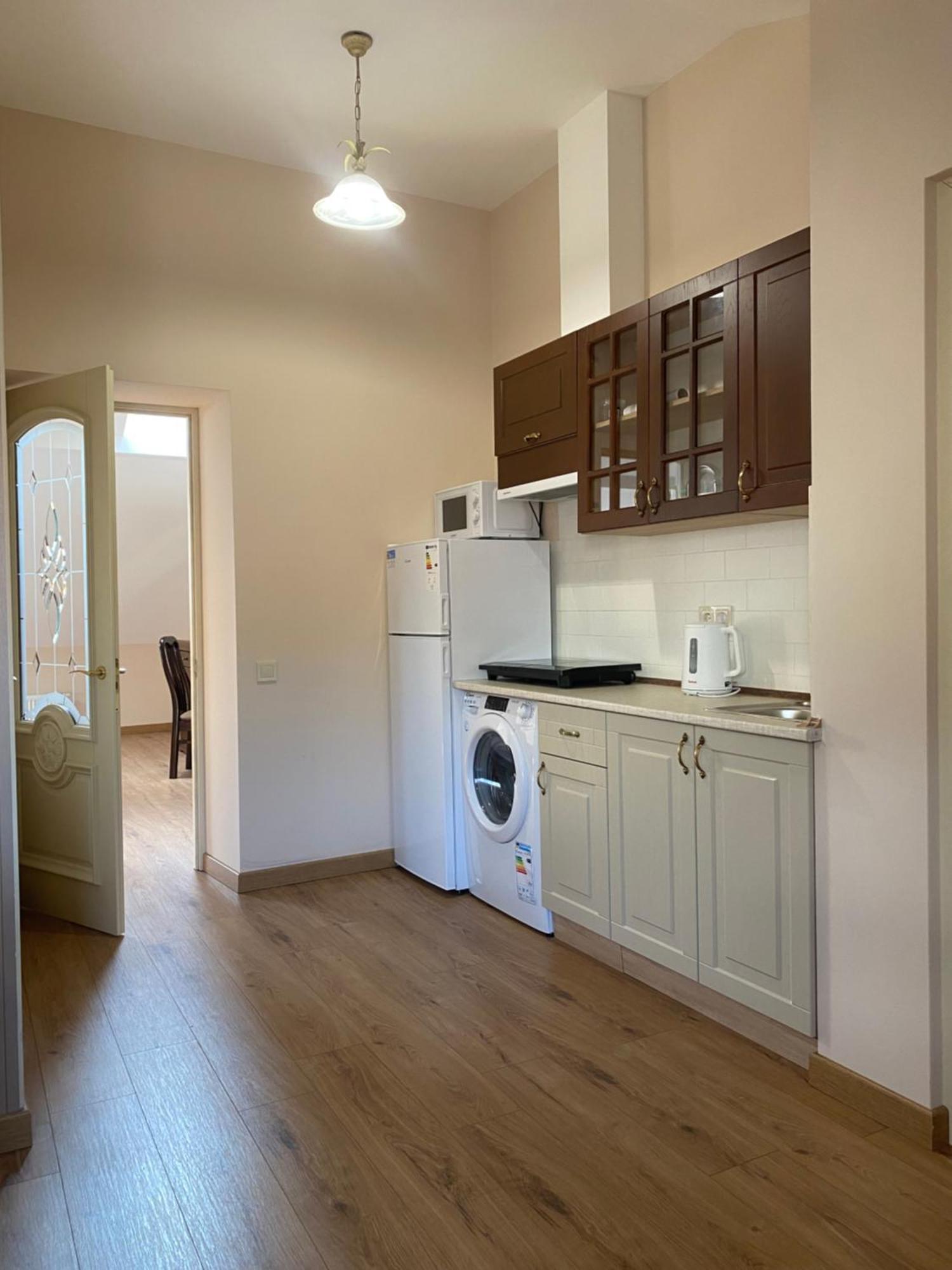 Apart Yaroslava Osmomysla 9 Square - City Center 리비프 외부 사진
