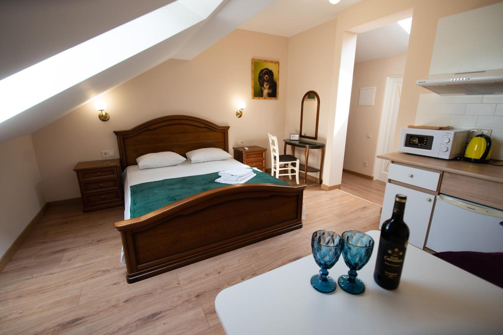 Apart Yaroslava Osmomysla 9 Square - City Center 리비프 객실 사진